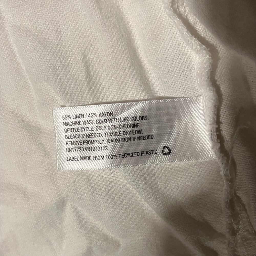 Universal Thread White Button-Up Shirt - image 3